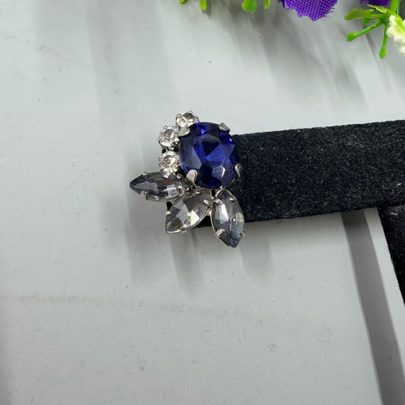 Genuine Navy Crystal Vintage Y2K Stud Earrings - Picture 7 of 8